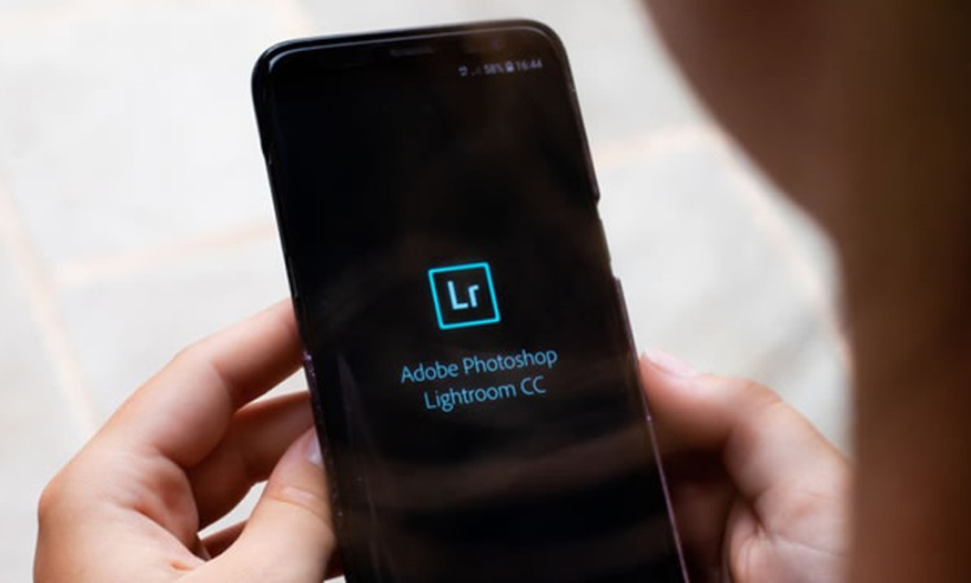 How to use Lightroom on your phone in detail A-Z