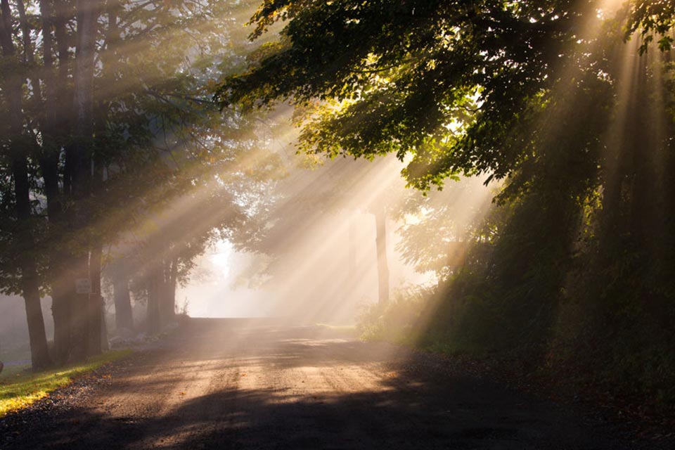 Create light rays in Photoshop