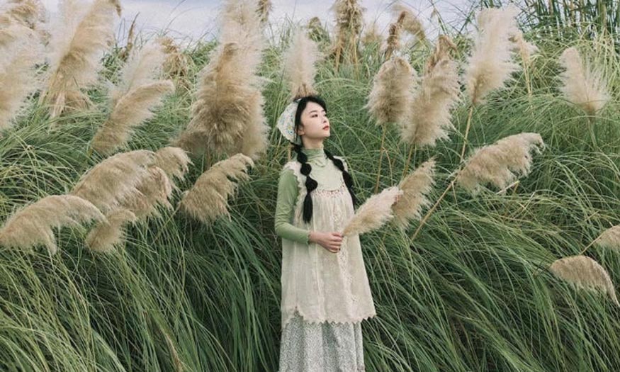 How to pose for photos with reed grass EXTREMELY COOL