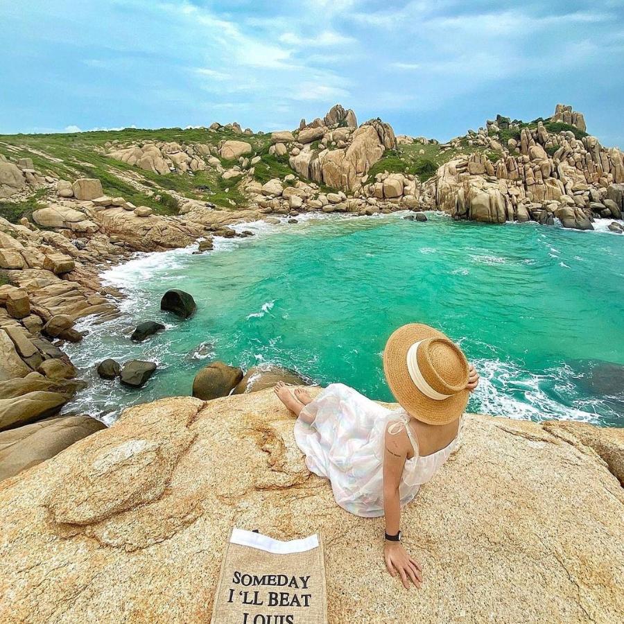 Pocket these tips for taking beautiful photos with your phone this summer