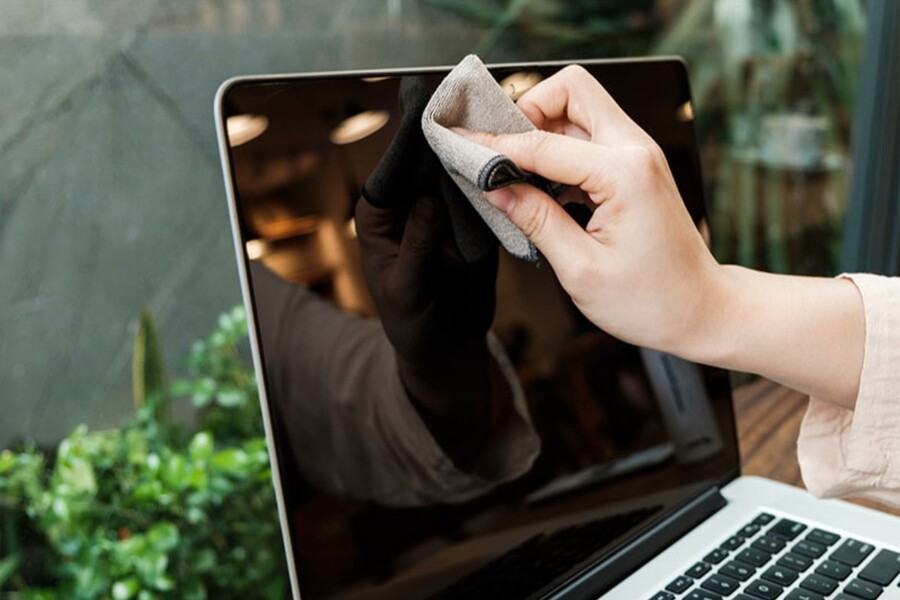 Small Daily Habits Are Silently 'Killing' Your Laptop