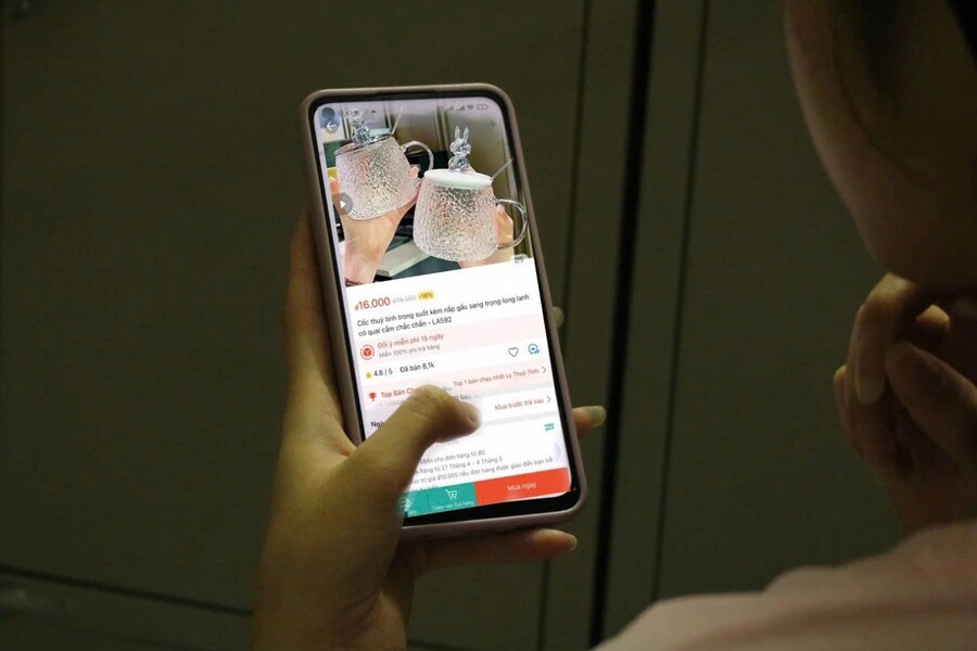 AI is being exploited to fabricate evidence, and online sellers are facing a new wave of scams.